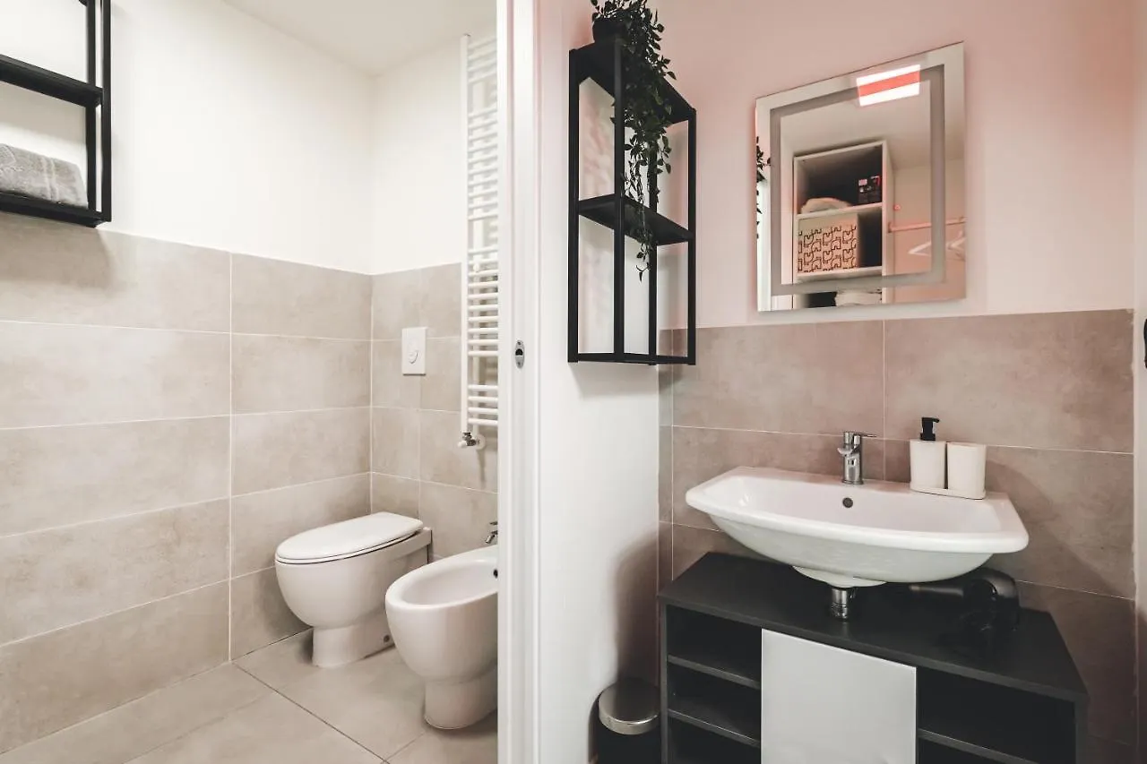Zaffiro House Apartment Milan Italy