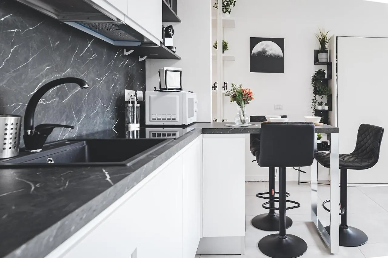 Zaffiro House Apartment Milan
